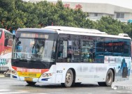 江西赣州一公交遇路坑未减速乘客被抛飞，公交公司：已对驾驶员进行批评教育