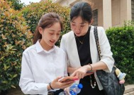新生手机用上“小模型”数字人，仅5%问题需转人工，她的真身就是校内辅导员